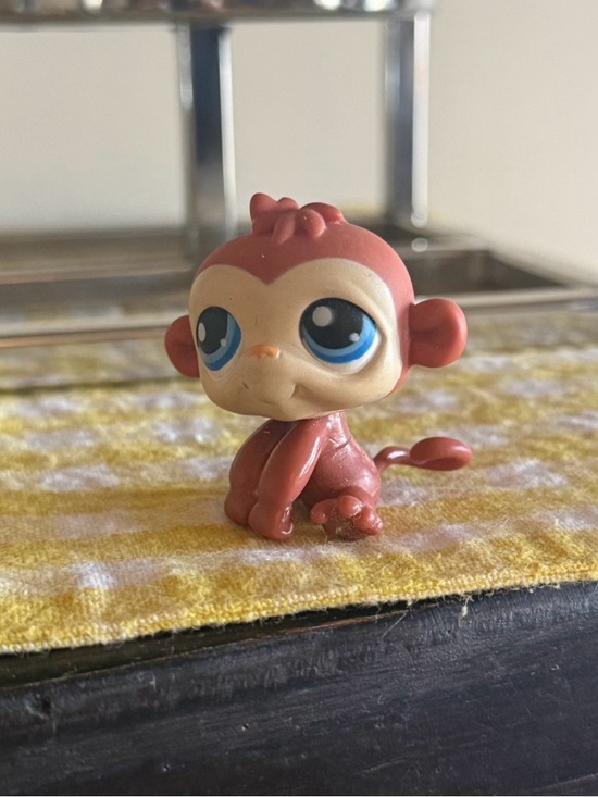 Littlest Pet Shop Other - Littlest Pet Shop monkey figurine